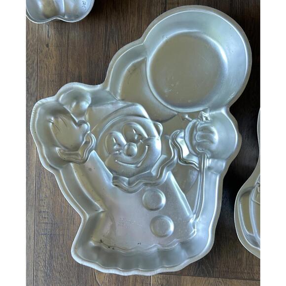 Wilton Cake Pans Lot of 8: Michelangelo,Barney,Smurf, Pooh, Clown, Dinos, Doll - Picture 8 of 11